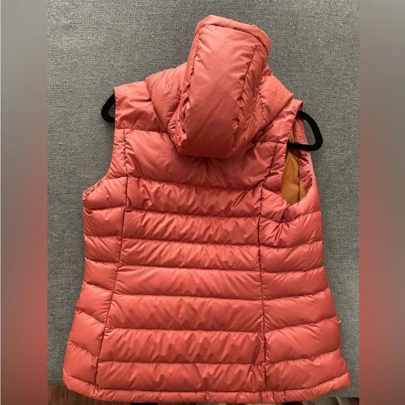 Patagonia Down Vest - Picture 4 of 5